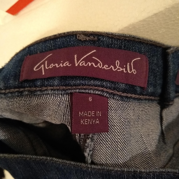 Gloria Vanderbilt Amanda capri jeans - Picture 9 of 11